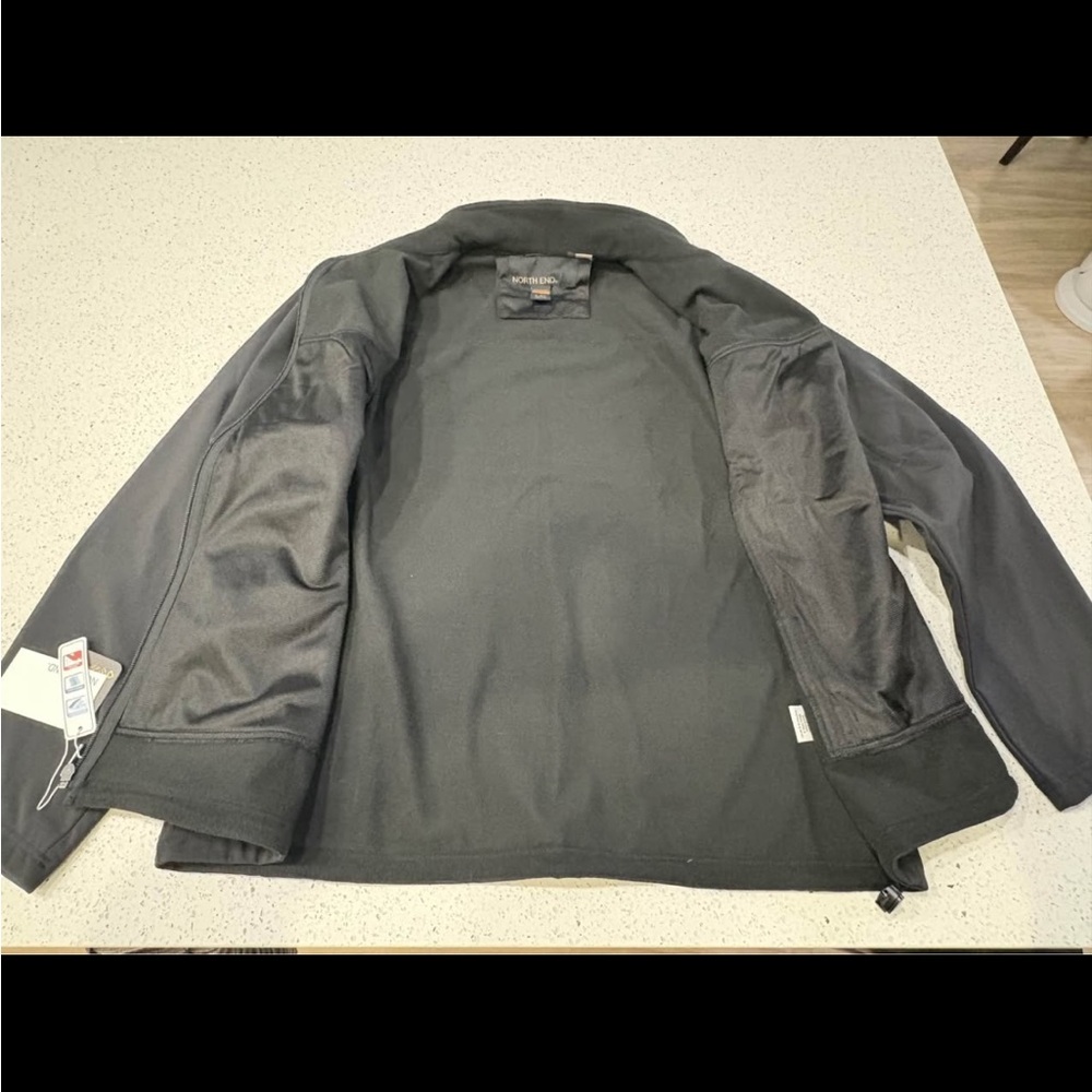 Men's Black Softshell Jacket - Picture 4 of 4